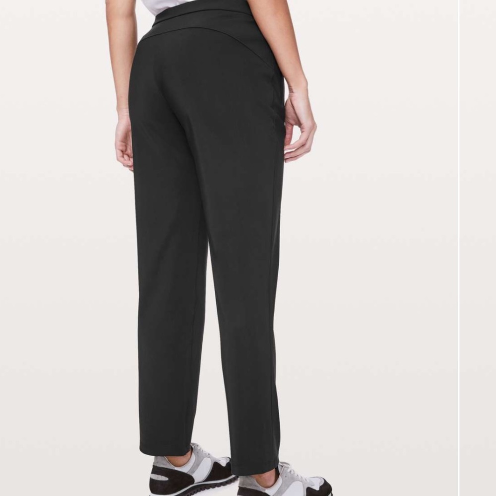 Lululemon On the Move Light Pants NWOT
